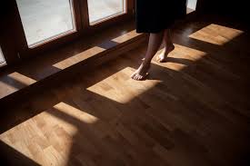 5 pros and cons of wooden flooring