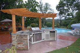 outdoor kitchen to your backyard