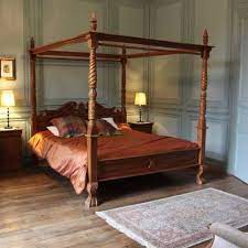 Browse a wide variety of canopy bed designs for sale, including twin, queen, king canopy bed sizes in a range of colors and materials. What Interior Design Style Should You Decorate Your Home In