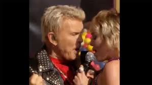 Watch miley cyrus bring joan jett and billy idol onstage miley cyrus put on an iconic performance at tiktok tailgate before the big game. Billy Idol Rocks Out With Miley Cyrus For Epic Performance At Super Bowl S Tiktok Tailgate Watch Today News Post