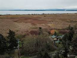 central whidbey waterfront homes in