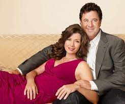 One of christian music's primary influences, with a fondness for contemporary rhythms and contemplative lyrics that excelled on the pop char. Amy Grant And Vince Gill Interview