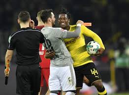 Michy batshuayi is dortmund's black & yellow knight! Batshuayi Strikes Late For Dortmund To Beat Frankfurt 3 2