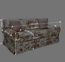 romantisches landhaus sofa mit blumen