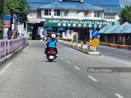 reopen msia thai border