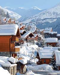 Skiing Holidays 2023 December gambar png