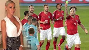 Latest on shanghai port forward marko arnautovic including news, stats, videos, highlights and more on espn. Bester Mann Frau Arnautovic Bezieht In Kapitans Frage Stellung Krone At