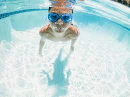 35 best swimming pool games for kids