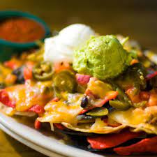 Nachos Con Guacamole Y Salsa De Queso La Mejor Comida Para Compartir  gambar png