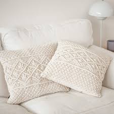 throw pillows and covers on
