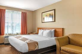 Quality inn & suites, an everett, wa hotel, is near great american casino, boeing tours, and port of everett. Quality Inn Suites In Cornwall Hotel Rates Reviews On Orbitz