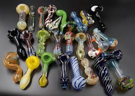 how to clean glass bongs pipes bowls