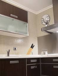 El gresite es uno de los materiales que mejor resistencia ofrece ante los agentes externos, heladas, cambios térmicos drásticos, productos químicos… la morfología y composición de este elemento lo. Gresite En La Cocina Bathroom Mirror Vanity Lighted Bathroom Mirror