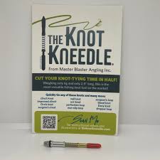 knot kneedle 2pk designed to tie