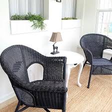 how to spray paint resin wicker chairs