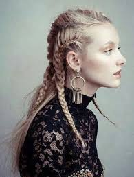 Most people think of straight hair as a little limiting thing when compared to other types of hairs. 30 Stunning Straight Hairstyles For Women In 2021 The Trend Spotter