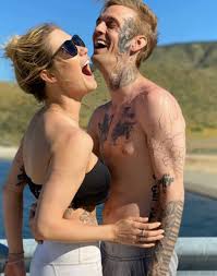 Aaron seemingly received backlash over the tattoo as he took to twitter to defend his mental state. It S Off Again Aaron Carter S On Off On Relationship With Melanie Martin The Independent Singapore News