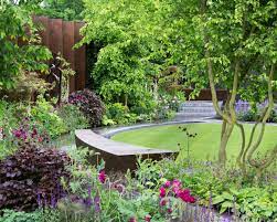 how to design a small garden an