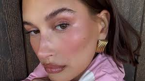 hailey bieber s sugar plum fairy makeup