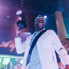 Mcgregor in las vegas generated more than $550 million in revenue, with money mayweather earning $275 million as the a side of the bout and for his role as. Yjqjbx Hbdjqzm