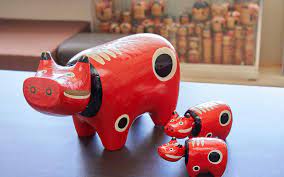 赤べことは。郷土玩具の宝庫・福島生まれの「幸運を運ぶ牛」 | 中川政七商店の読みもの