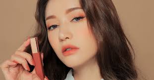 So, after you cleanse your skin and apply your a.m. Top 5 Korean Makeup Trends For Holidays 2019 The Chicsta Blog
