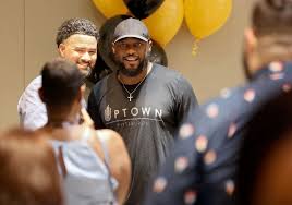 Mike Tomlin Gives Back To Hampton Roads