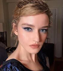 makeup tricks to look better in photos