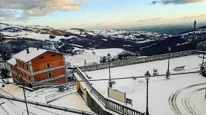 Maltempo, torna la neve a Foggia: imbiancati i Monti Dauni