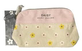 marc jacobs cosmetic bag for 2023