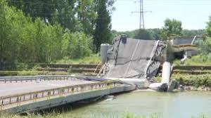 De ce s-a prăbuşit podul de la Luţca, lung de 216 metri, cu tot cu două vehicule | Observatornews.ro