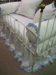 perless non traditional crib bedding