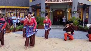 Rumah adat selaso jatuh kembar. Tarian Tradisional Negeri Perak Youtube