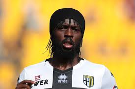Gervais yao kouassi (born 27 may 1987), better known as gervinho, is an ivorian footballer who plays for hebei china fortune in the chinese super league. Caos Gervinho Con Il Parma Puo Succedere Di Tutto Tra Le Ipotesi Ricorso E Reintegro