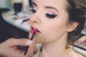 insutes for make up courses in delhi