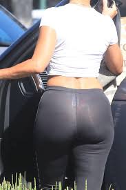 Girlsinyogapants.com is a blog that covers the very specific topic of girls in yoga pants & women's leggings. Celebrities In Yoga Pants