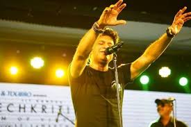 KK Concert Video: સામે આવ્યો કેકેનો છેલ્લો વીડિયો, જોવા મળી કંઈક આવી હાલત - Samacharwala