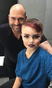 boy wanted to learn makeup and his mom