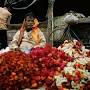 Mullick Ghat Flower Market from lbb.in