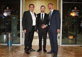 Van'daki Gevdan Aşireti Lideri Mehmet Aslan'ın oğlu Ceyhun Aslan'ın  düğününde 4,1 milyon TL takı, kilolarca altın takıldı