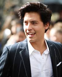 cole-sprouse-2688180.jpg