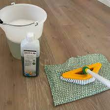 clean a parquet cleaning of wooden floors