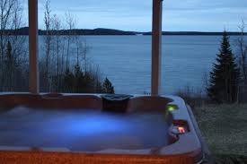 You have had a stressful week balancing your work and personal life and now it's time for a much needed getaway. Top 5 Ontario Cottages With A Hot Tub Vrbo Canada