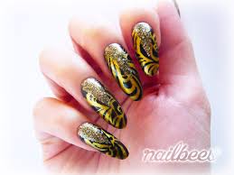 They grow it, they paint it. Crazy Nail Designs Nailbees