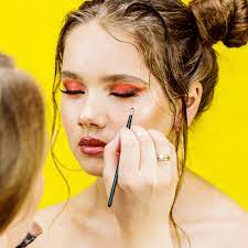 makeup artistry career spotlight a day