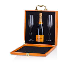 veuve clic brut with gift box 2