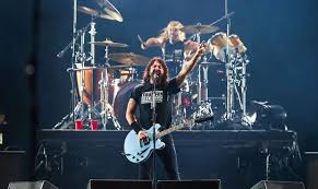 Foo fighters will launch their van tour on sunday, april 12, at talking stick resort arena in phoenix. Foo Fighters To Fly Into Phoenix For 25th Anniversary Tour Show In April