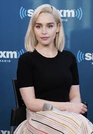 Welcome to enchanting emilia clarke, a fansite decided to the actress most known as daenerys targaryen from game of thrones since 2011. Game Of Thrones Star Emilia Clarke Ein Stuck Meines Gehirns Starb