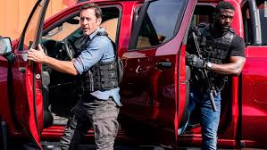 Steve mcgarrett (alex o'loughlin) comes to hawaii to avenge his father's death, but when the governor offers his own task force, he accepts. 2021 Hawaii Five O Sagt Aloha Nach 10 Spielzeiten Mit Seinem Serienfinale Gettotext Com