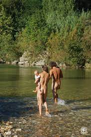 Famille nues